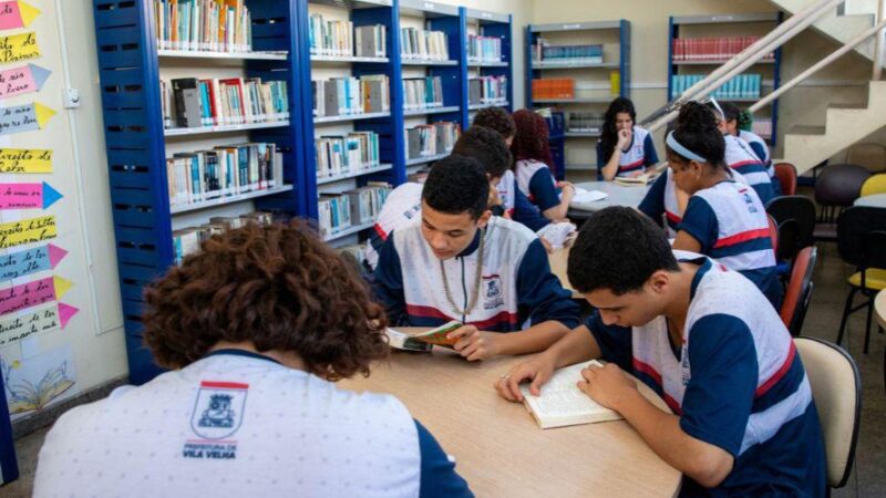 Alunos realizam visitas guiadas a bibliotecas e museus da Grande Vitória