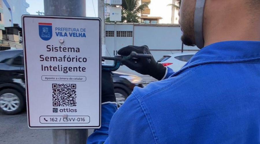 Tecnologia de QR code permite relatos rápidos de problemas em semáforos na cidade