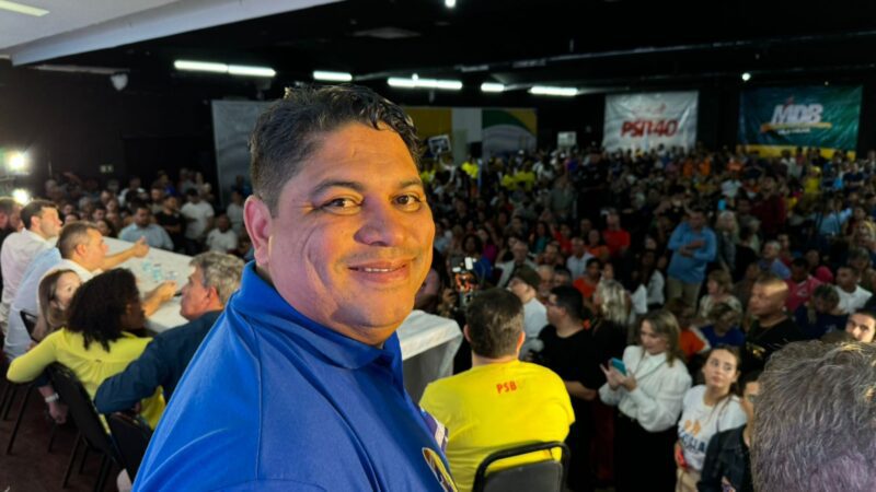 Fabio Barcellos ao Lado de Arnaldinho Borgo na Caminhada para Reeleição em Vila Velha