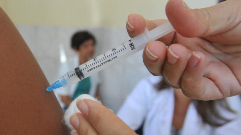 Sábado de vacinação sem agendamento na Praia da Costa, Itaparica e Terra Vermelha