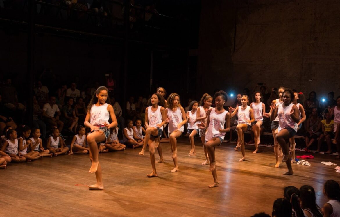 Estação Leopoldina em Vila Velha recebe oficina de dança com ritmos diversos