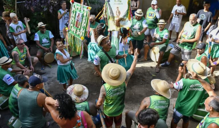 Barra do Jucu celebra Folclore com apresentação de 16 grupos