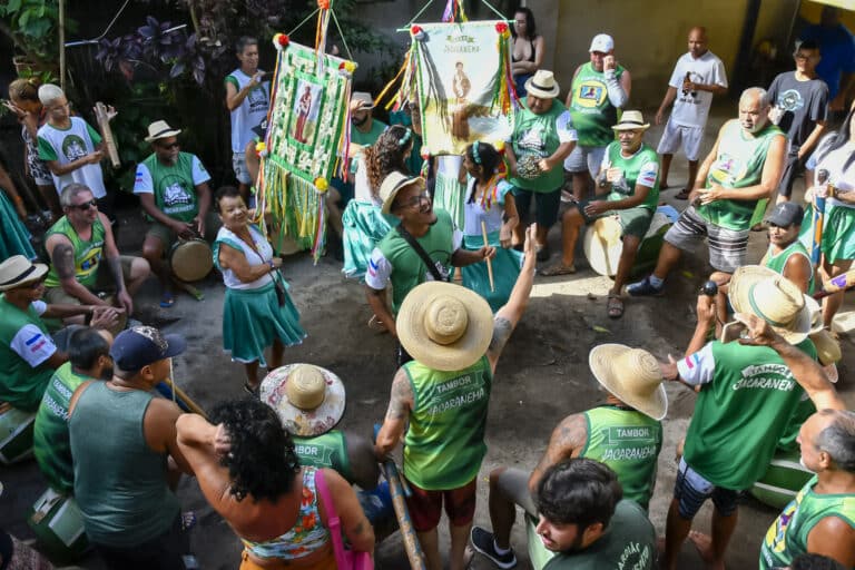 Barra do Jucu celebra Folclore com apresentação de 16 grupos