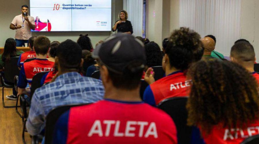 Esportistas do Bolsa Atleta são contemplados com kits de uniformes nesta quarta-feira