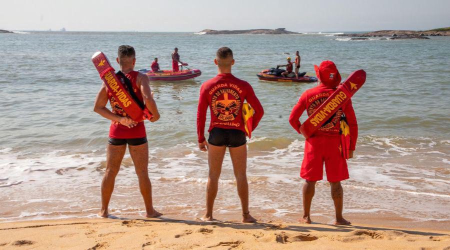 Guarda-Vidas dá orientações para aproveitar a praia de forma segura