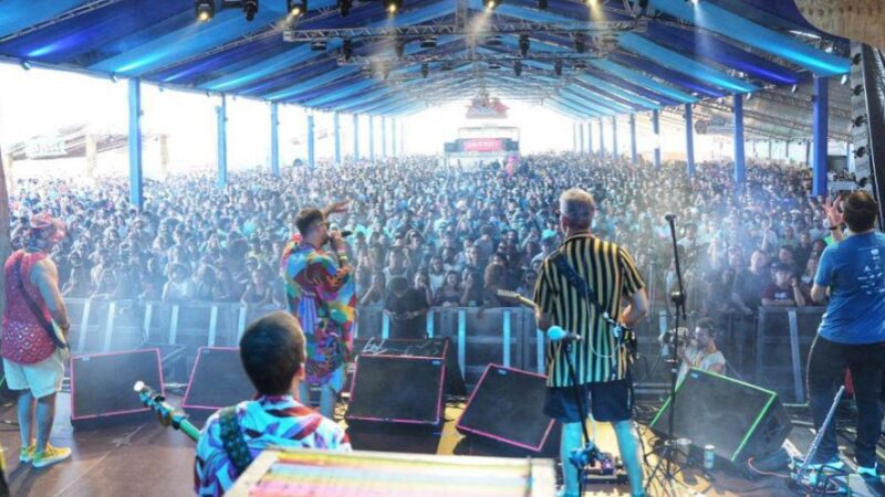 Festival Delírio Tropical recebe prêmio de melhor evento cultural no Entreter