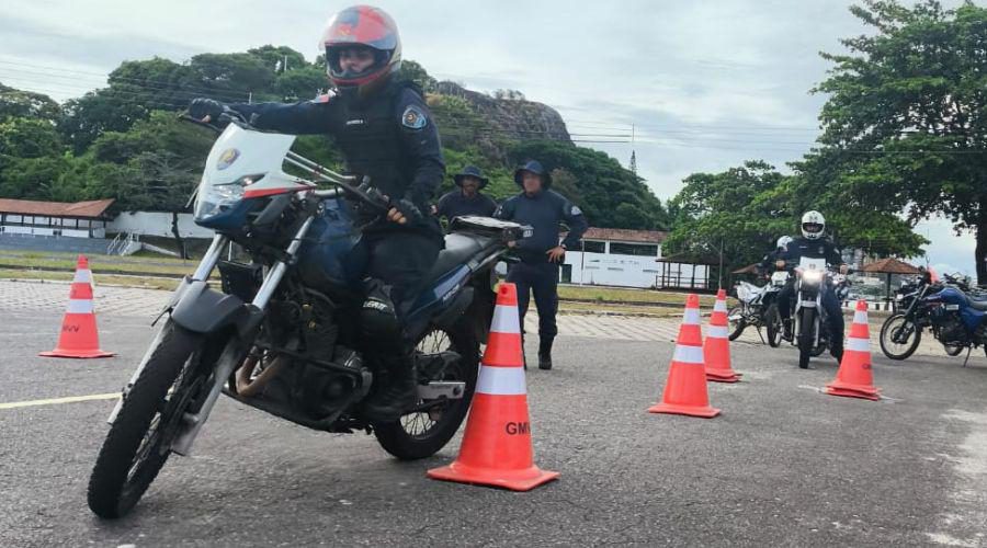 Agentes da Guarda iniciam treinamento especializado para patrulhamento com motos